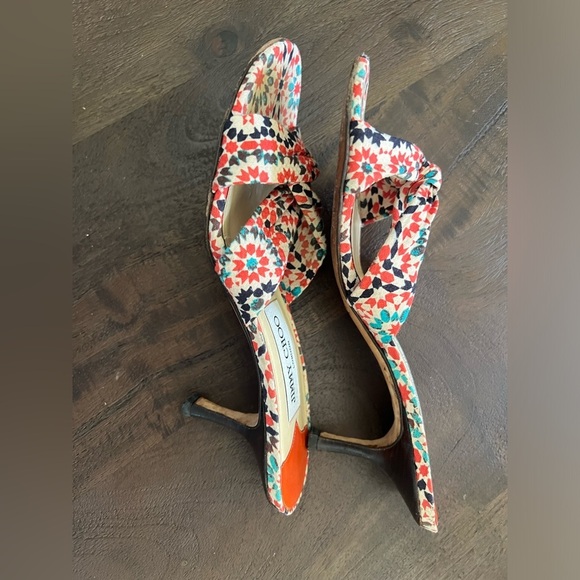 Jimmy Choo London kitten heel sandals. Abstract canvas material and leather - Picture 9 of 10